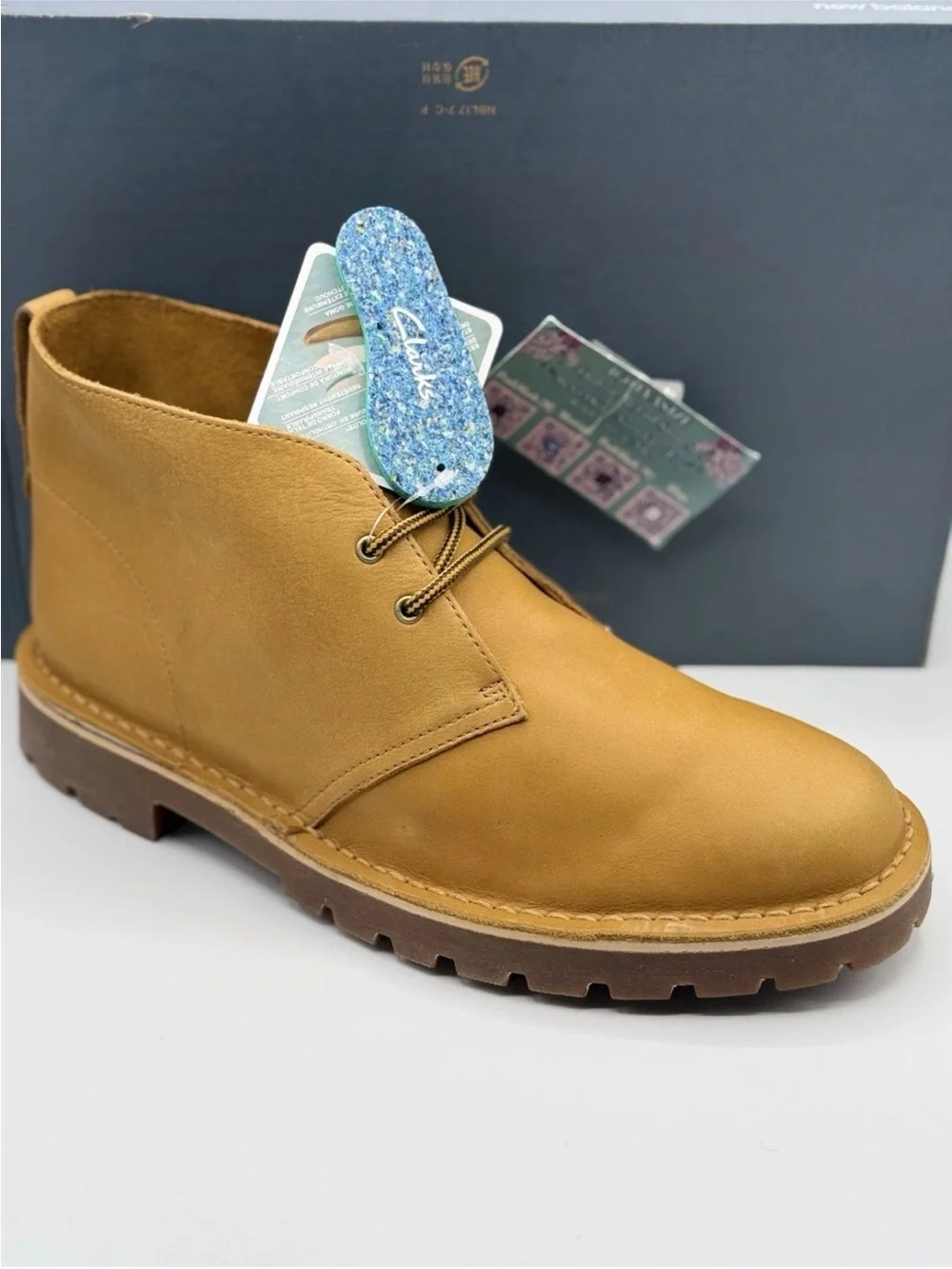 CLARKS BUSHACRE 3 CHUKKA BOOTS (9.5)